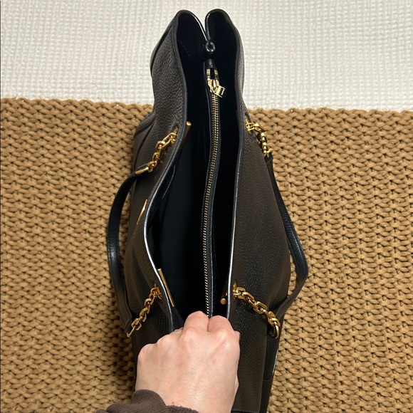 Tory Burch Black Pebbled Leather Tote with Gold Details - Picture 4 of 12